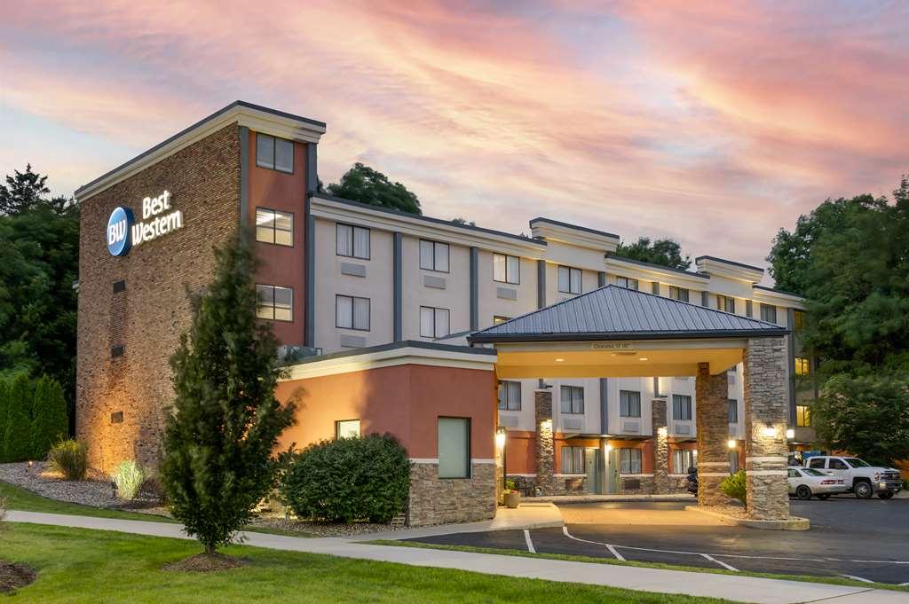 Best Western University Inn At Valparaiso Exterior photo