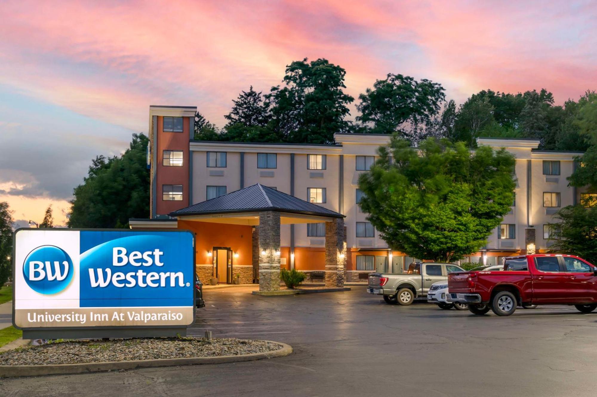 Best Western University Inn At Valparaiso Exterior photo